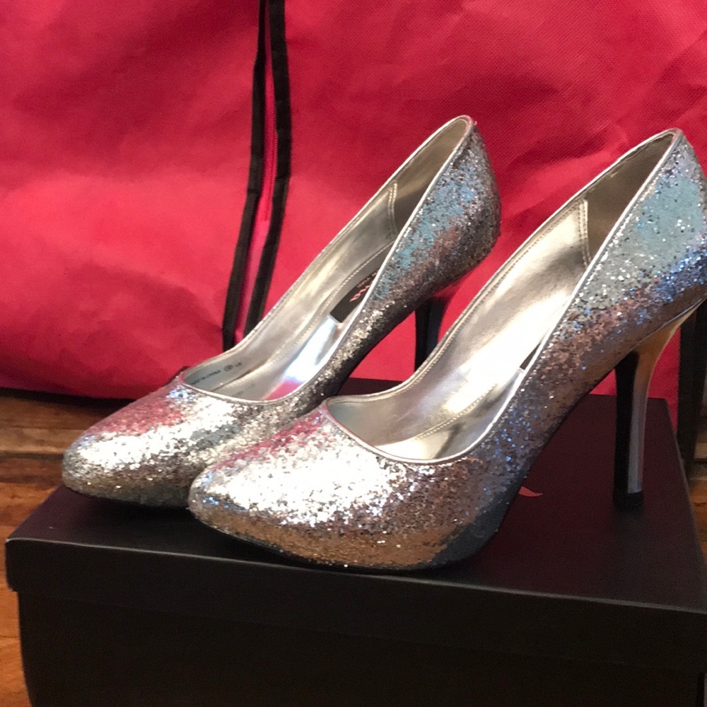 Nina silver sparkle pumps approx. 3 inches in heel